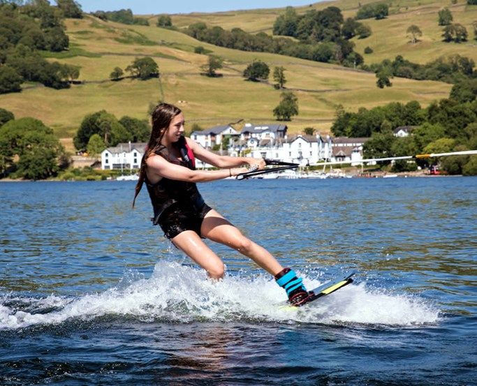 Wakesurfing
