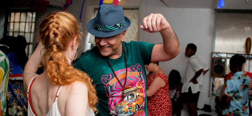 Thursday Salsa Classes - Crossbody