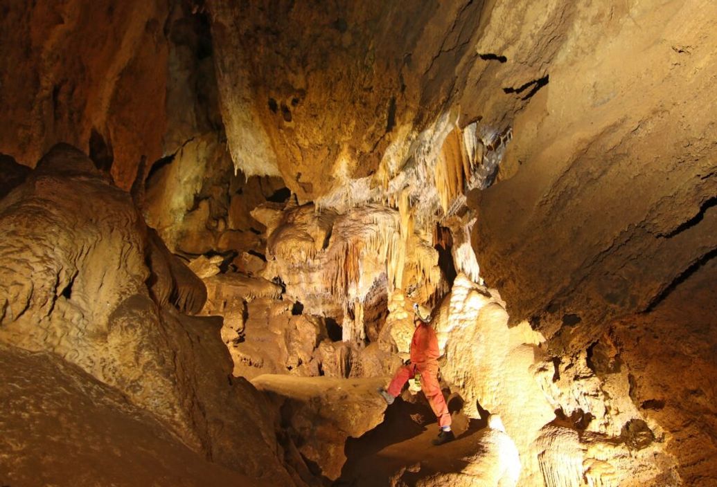 The 33rd ASF Conference - Caving in the Moonlight