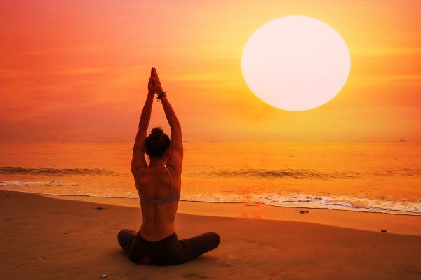 Cours de yoga de niveau intermédiaire