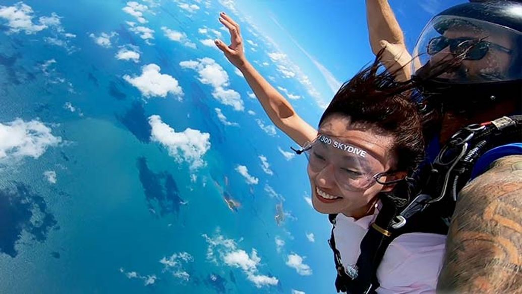 Tandem Skydiving in Cairns