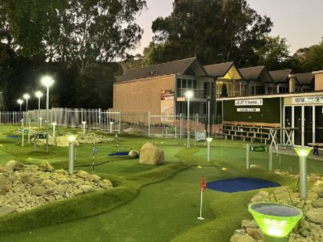 Bright Mini Golf